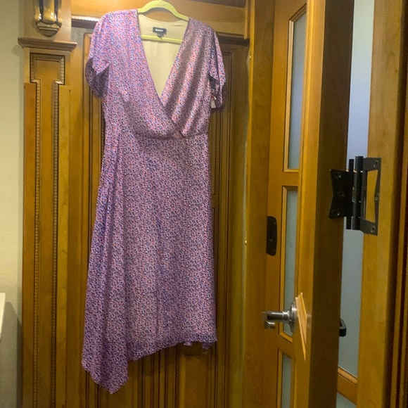 NWT DKNY Red/Blue/Black Patterned Dress Size 6 - Picture 1 of 10